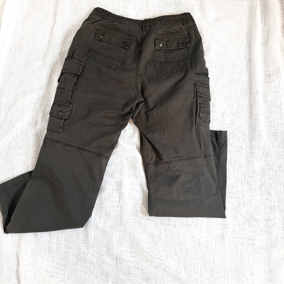 #Y2K/#2000’s cargo pants. - Picture 3 of 7
